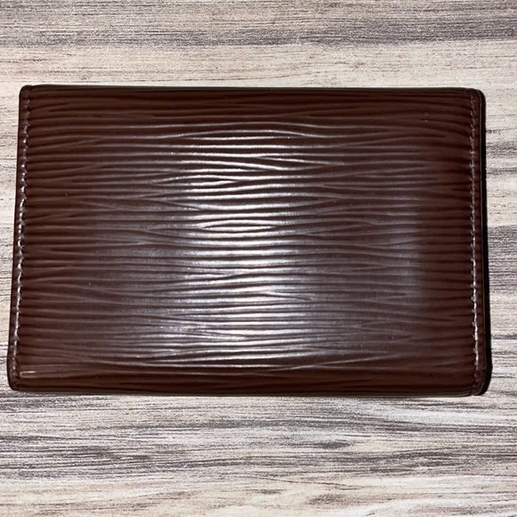 Louis Vuitton 6 Key Ring Holder in Brown Epi ✨ - Picture 2 of 6